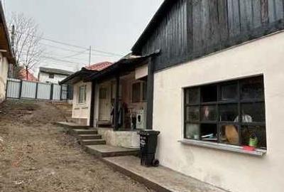 Casă cu 3 camere cu Canalizare în Central - 2