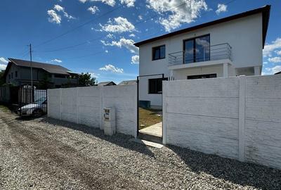 Casă cu 4 camere cu Teren 344 Mp în Berceni