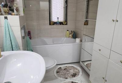 Apartament cu 3 camere decomandat în Est - 8