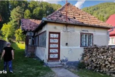 Casă cu 2 camere cu Teren 1000 Mp în Răstolița - 6