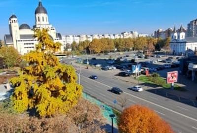 Apartament cu 3 camere decomandat în Ultracentral