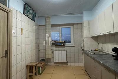 Apartament cu 3 camere decomandat în Apărătorii Patriei - 3