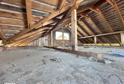 Casă cu 3 camere cu Teren 370 Mp în Săucești - 1