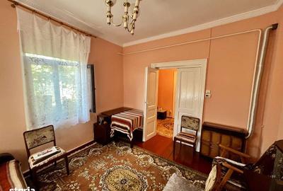 Casă cu 2 camere decomandat cu Teren 150 Mp în Central - 2