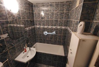 Apartament cu 3 camere semidecomandat, mobilat în Tătărași - 6