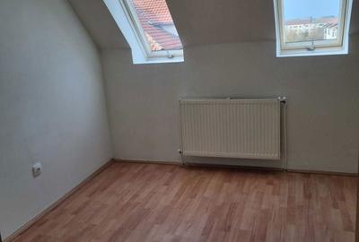 Apartament cu 2 camere decomandat în Girocului - 3