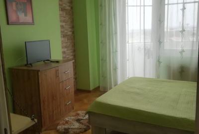 Apartament cu 3 camere semidecomandat în Central - 4