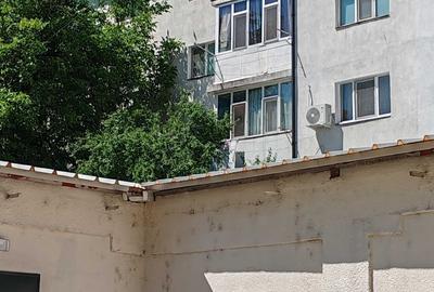 Apartament cu 3 camere decomandat în Drăgășani - 2