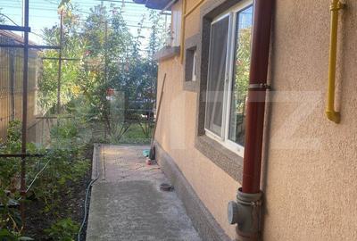 Casă cu 3 camere decomandat în Românești - 1