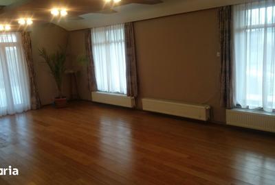 Casă cu 4 camere cu Teren 100 Mp în Central - 4
