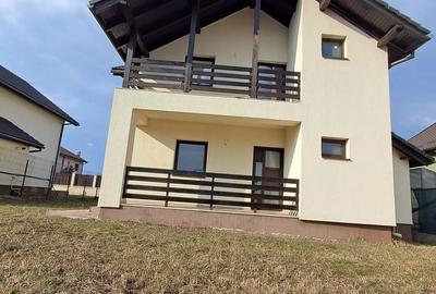 Casă cu 4 camere cu Teren 420 Mp în Sânpetru - 15