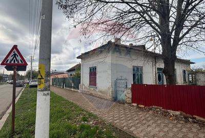 Teren cu constructie, central,  oras Negru Voda-vis-a-vis de Primarie - 5