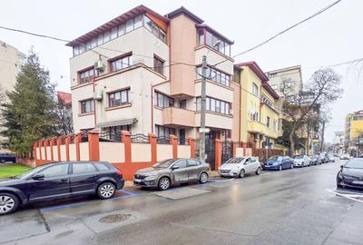 Casă cu 14 camere cu Canalizare în 13 Septembrie - 1