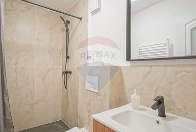 Casă cu 10 camere cu Teren 411 Mp în Schei - 11