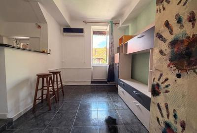 Garsonieră decomandată în Romană - 2