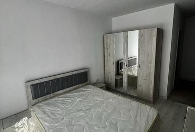 Garsonieră decomandată în Roșu