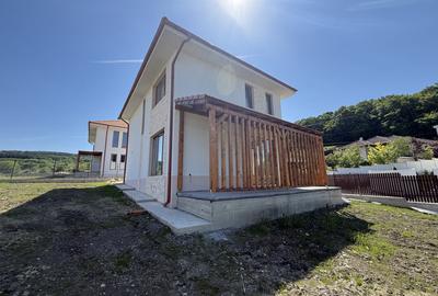 Casă individuală cu 4 camere cu Canalizare în Chinteni - 3
