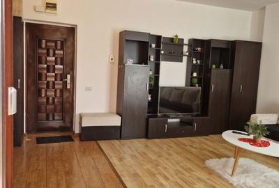 Garsonieră decomandată în Central