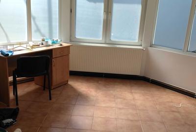 Spațiu comercial, de 20 mp, în Central - 2