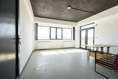 Spațiu comercial, de 590 mp, în Cărpiniș - 30