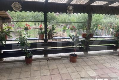 Casă cu 8 camere cu Teren 1000 Mp în Central