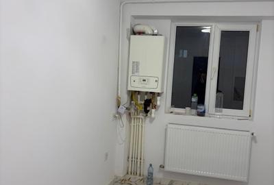 Apartament cu 4 camere decomandat în Viziru 3