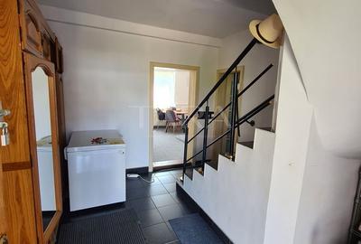 Casă individuală cu 10 camere cu Canalizare în Gruia - 2