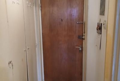 Garsonieră semidecomandată în Apărătorii Patriei