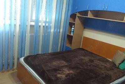 Apartament cu 2 camere decomandat în Micro 20 - 2