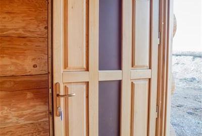 Casa din lemn rotund (Izvoru Muresului, str. Garii) - 5