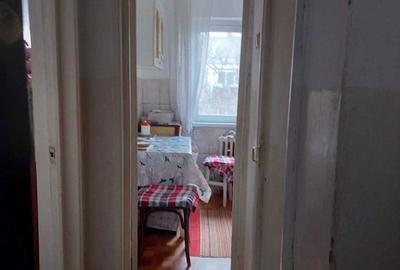 Apartament cu 3 camere decomandat în Micro 40 - 2