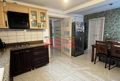 Casă cu 4 camere cu Teren 560 Mp în Central - 2