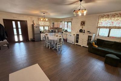 Casă cu 4 camere cu Teren 2700 Mp în Coțofănești - 8