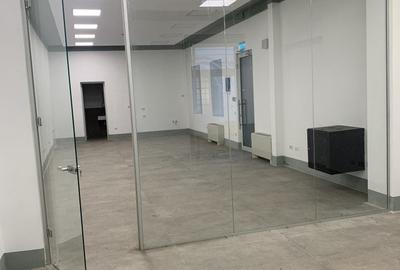Birou, de 55 mp, în P-ța Unirii - 3