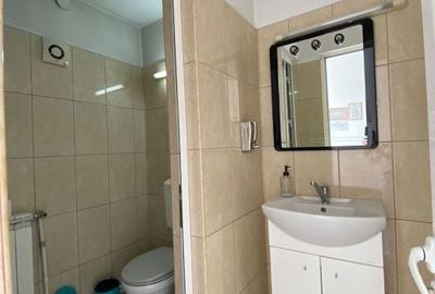 Spațiu comercial, de 165 mp, în Central - 6