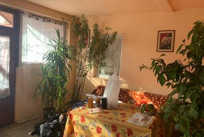 Casă cu 5 camere cu Teren 1400 Mp în Central - 2