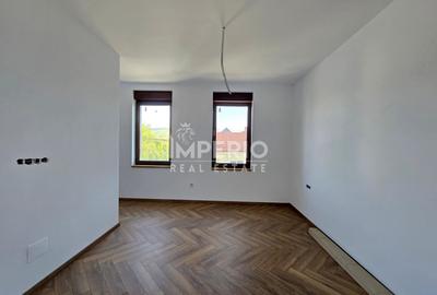 Duplex cu 5 camere cu Canalizare în Gruia - 3