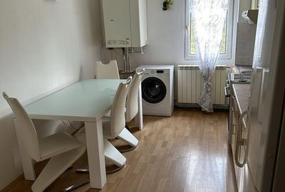 Apartament cu 2 camere semidecomandat, mobilat în Central