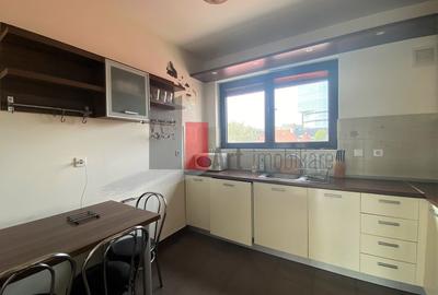 Apartament cu 3 camere decomandat în P-ța Victoriei - 6