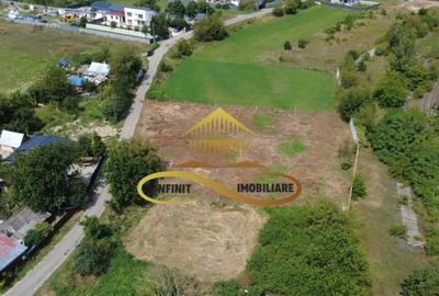 Teren de 2000 mp, în Central - 3