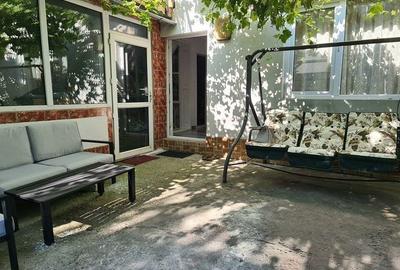 De inchiriat - casa P+1E+M - zona Port, langa liceul de Marina - 1