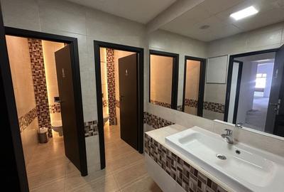 Spațiu comercial, de 150 mp, în Central - 8