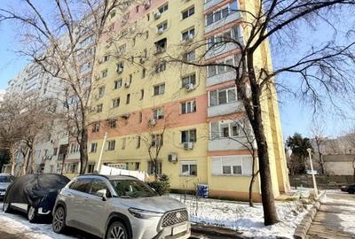 Garsoniera cu centrala proprie, langa Parc si Spital; 10  min metrou - 9
