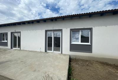 Duplex cu 3 camere cu Teren 280 Mp în Moșnița Veche - 1