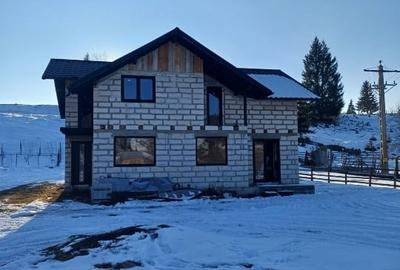 Casă individuală cu 5 camere cu Canalizare în Panaci - 3