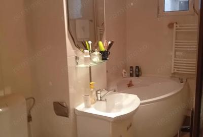 Apartament cu 3 camere decomandat în Micro 21 - 18