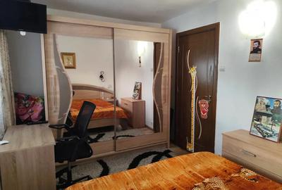 Vand apartament 2 camere, semidecomandat, parter pret negociabil - 2