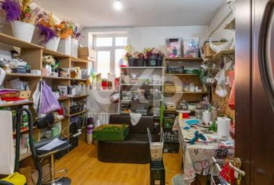 Spațiu comercial, de 146 mp, în Central - 12