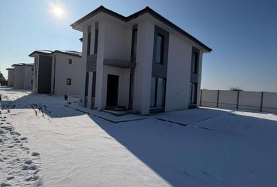 Casă cu 4 camere cu Teren 275 Mp în Central - 6