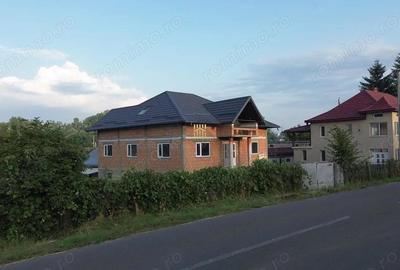 Casă cu 2 camere cu Teren 821 Mp în Dornești
